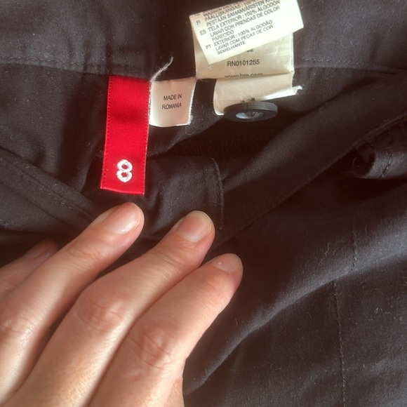 H&M black cargo parachute like pants. Size 8 - Picture 3 of 3